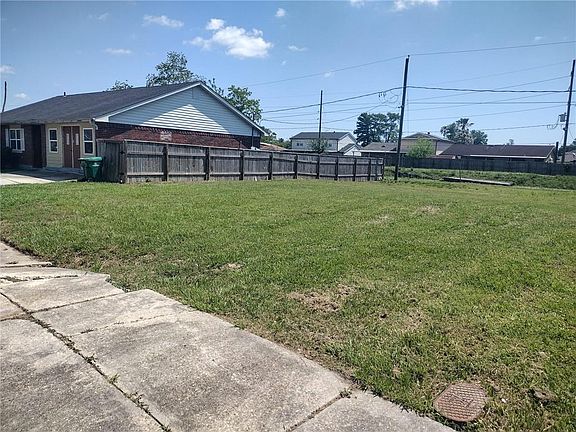 4th image of 2493 Paige Janette Dr