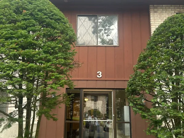 3 Greenbriar Dr APT 301, North Reading, MA 01864