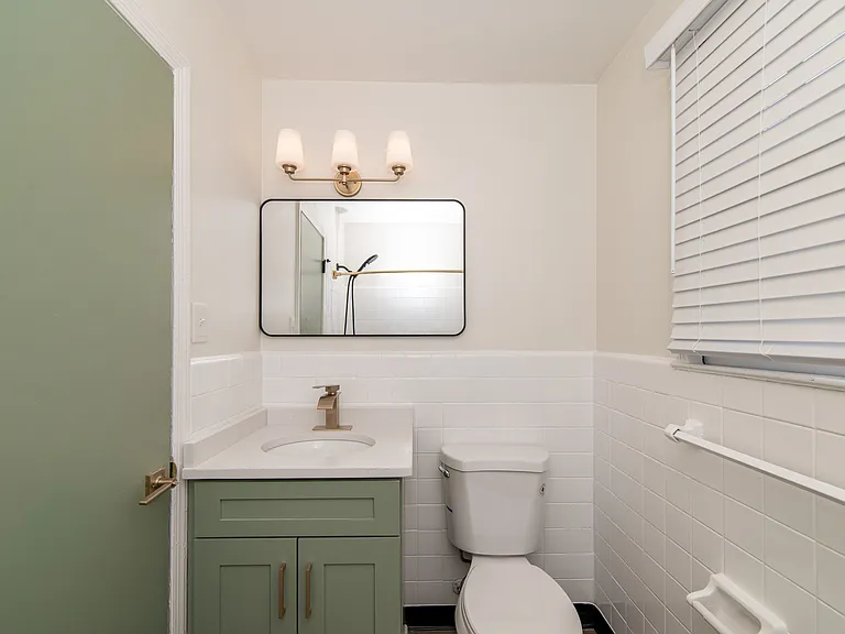 Bayview Apartments — Photo 9