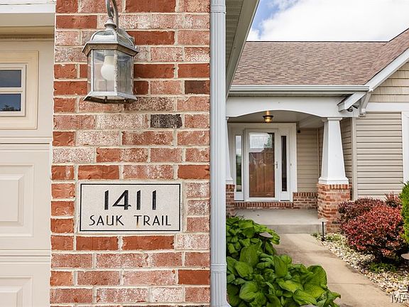 3rd image of 1411 Sauk Trl