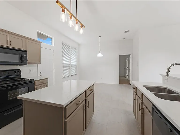 1201 Telese Ct — Photo 6
