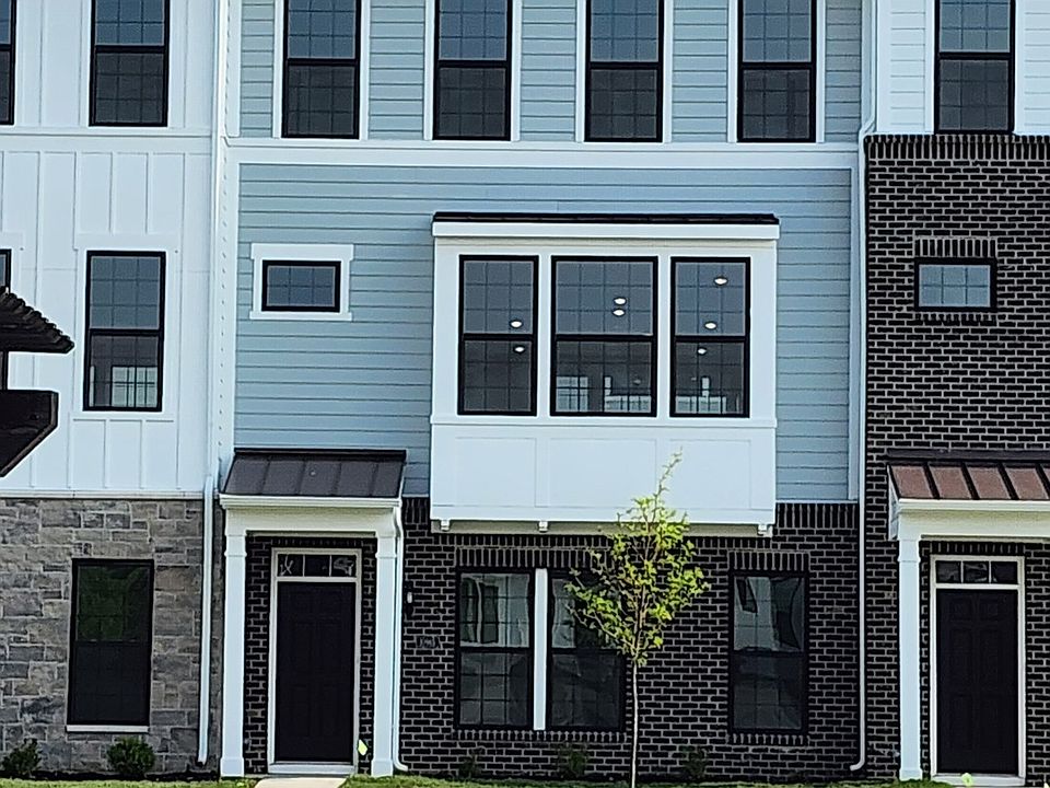 2nd image of 10965 Belgian Ln