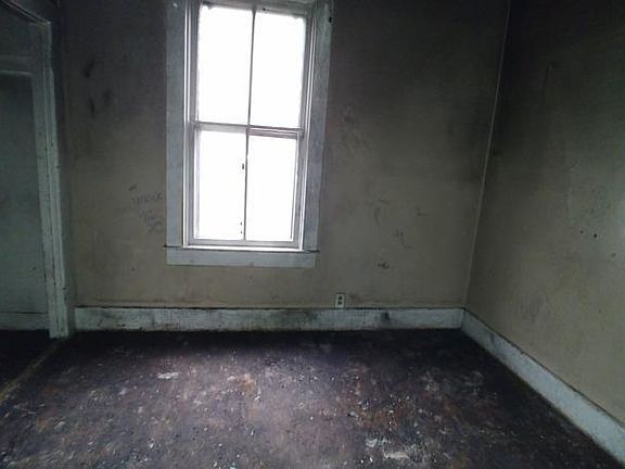 BEDROOM ON 1ST FLOOR