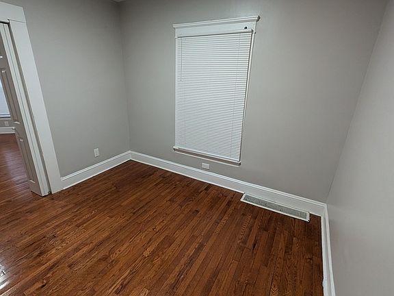 3rd image of 1434 W 112th St #2