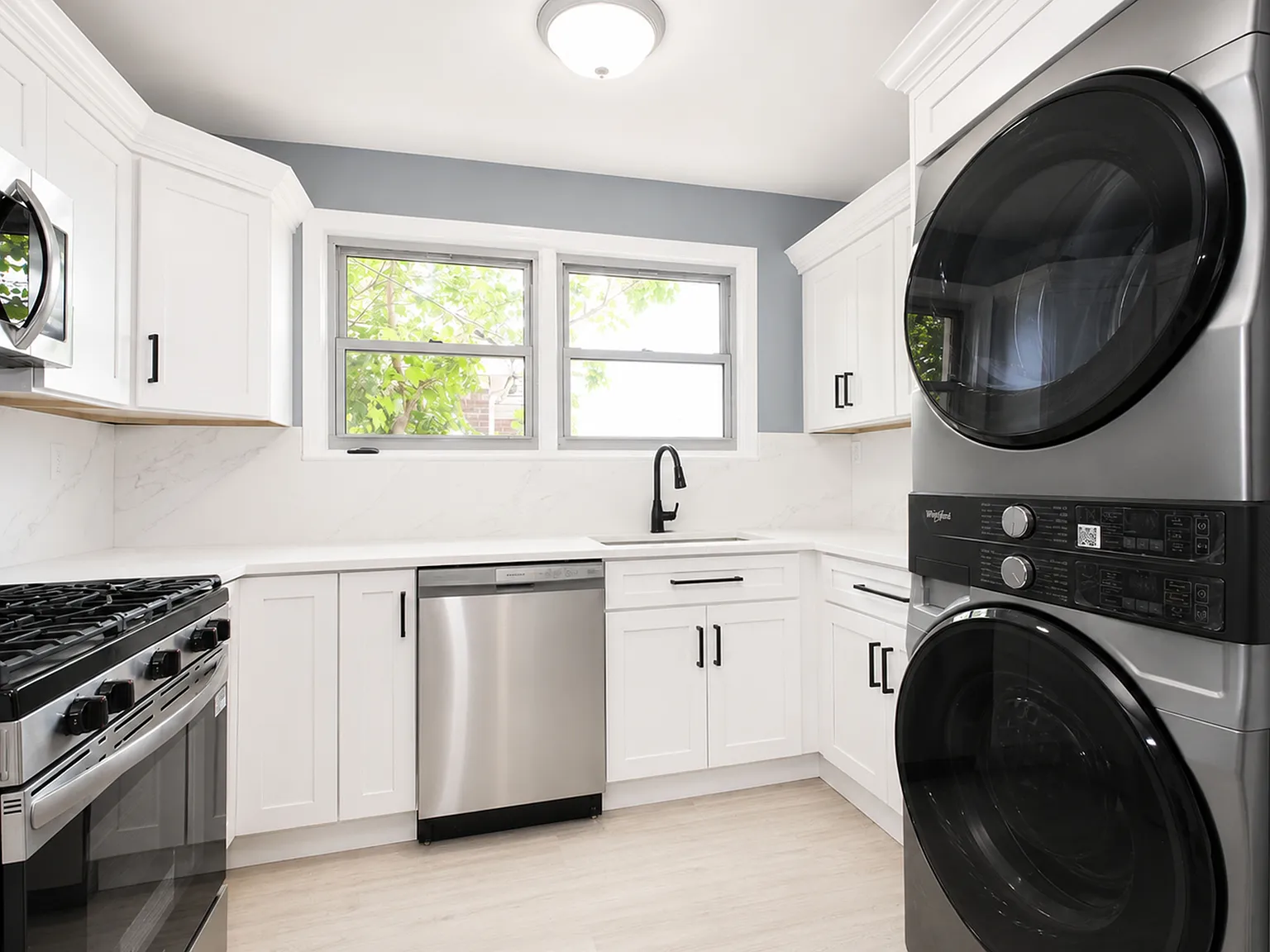 2 bed, 800 sqft, $2,750 — Photo 3