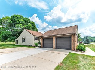 526 Red Cedar Blvd, Williamston, MI 48895