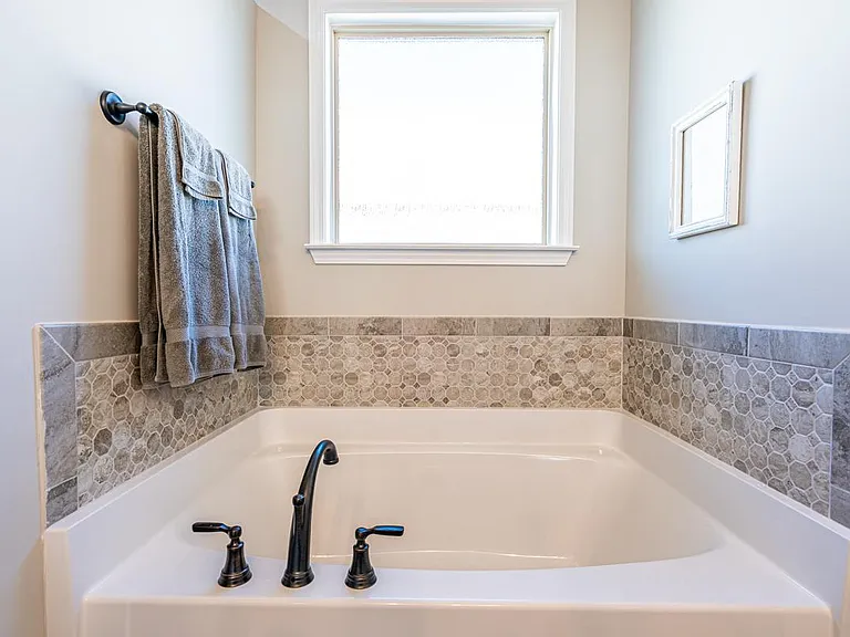Tallulah Dr — Photo 38