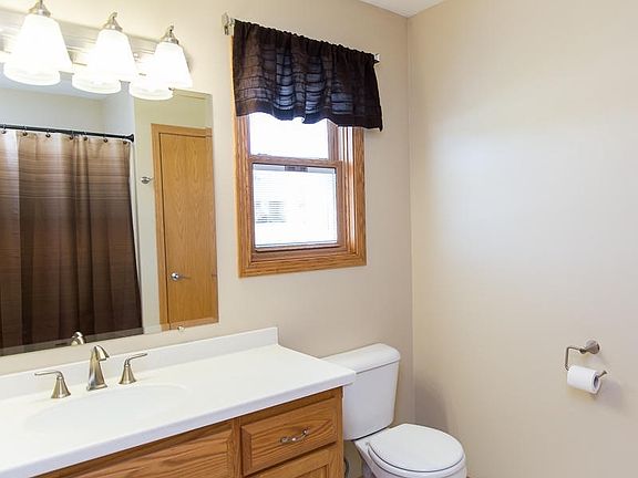5th image of 1406 Villa Park Ct