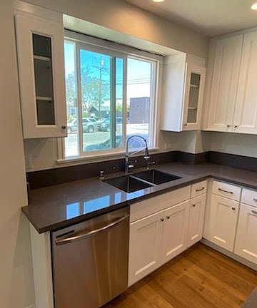 2nd image of 5552 Auckland Ave #A
