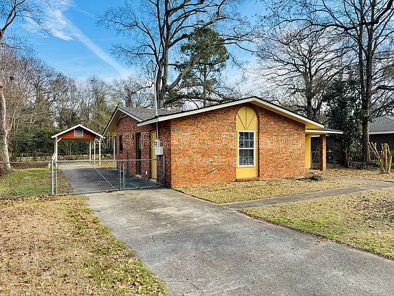 3rd image of 6332 Pinebrook Dr