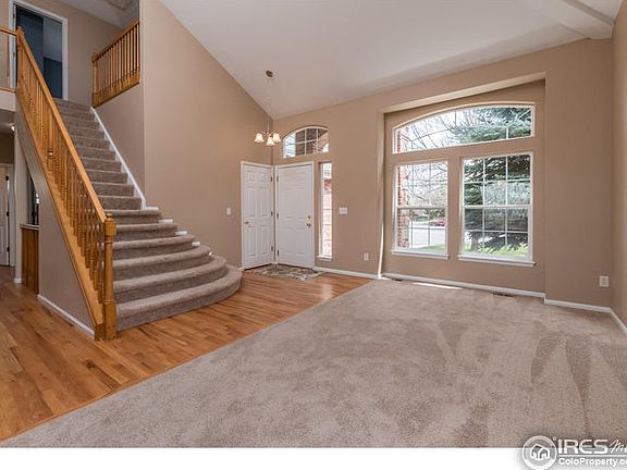 Living Room/Entry