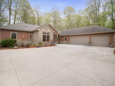 84 King Oak COURT, Random Lake, WI, 53075
