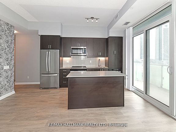 4th image of 7895 Jane St #906