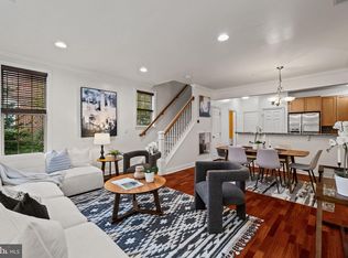 201 Commodore Ct, Philadelphia, PA 19146