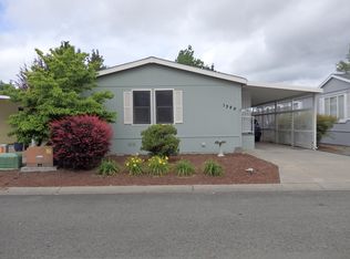 1390 Willow Ct, Grants Pass, OR 97527
