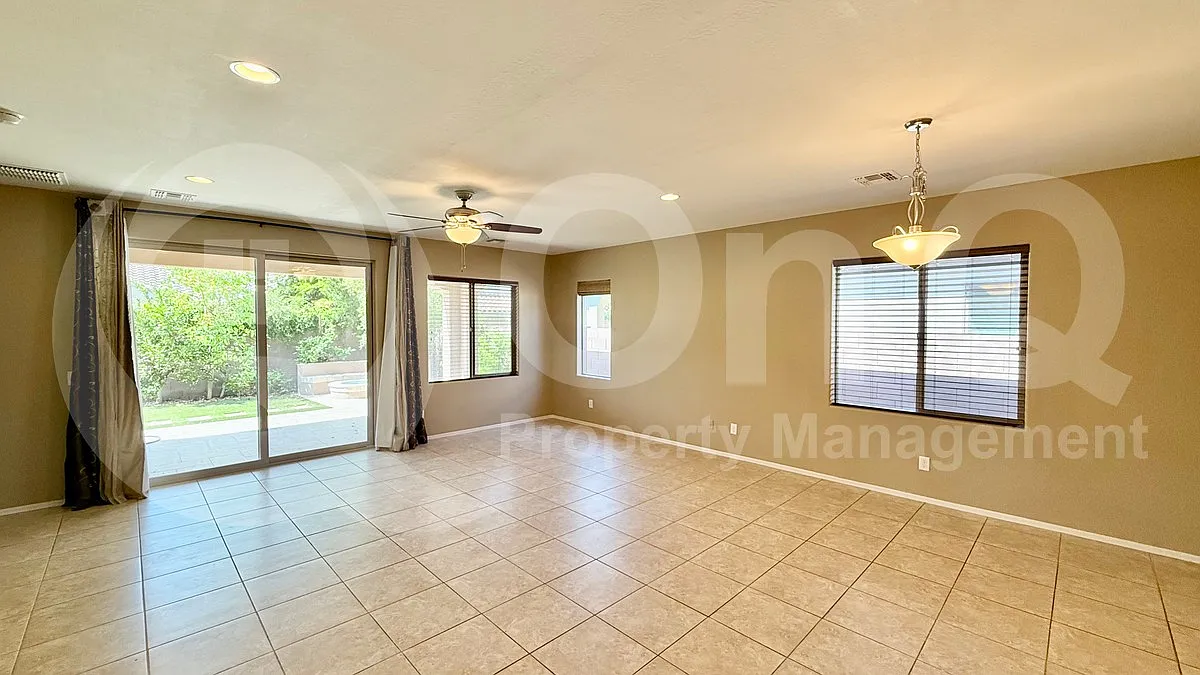 3 bed, 2.0 bath, 1900 sqft, $2,800 — Photo 4