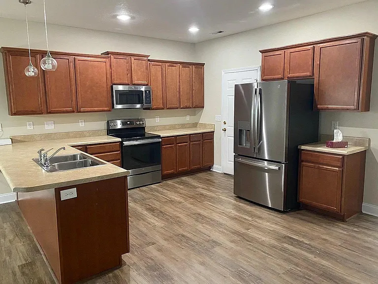 65 Roselite Cir — Photo 7