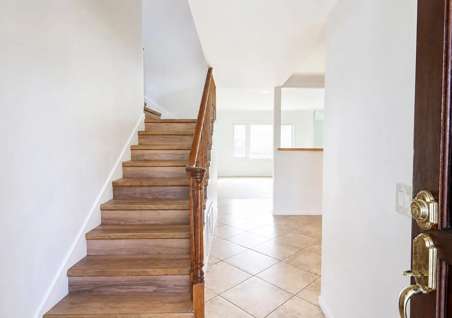 Huntington Beach Entertainer's Dream with Pool, Spa & Spacious Bonus Room — Photo 4