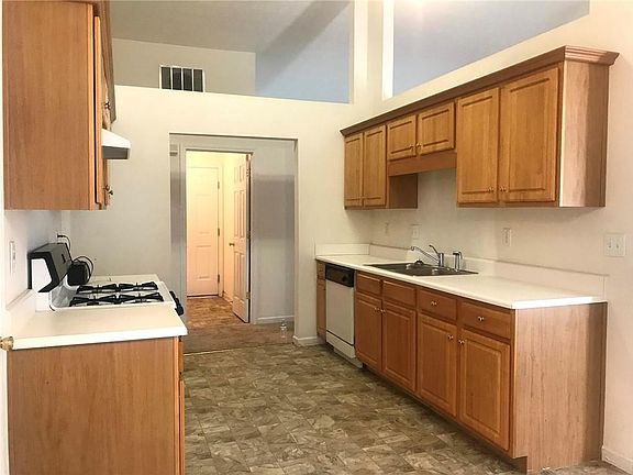 4th image of 2702 Hillvale Cove Dr