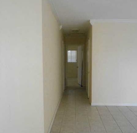 4th image of 691 NE 46th Ct