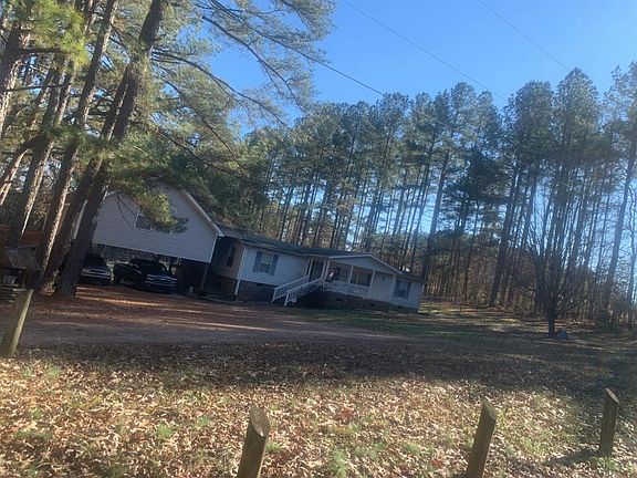 3rd image of 213 Hamilton Ln