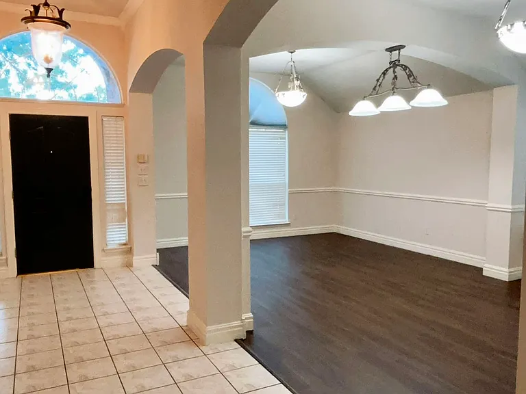 10305 Cecile Dr — Photo 3