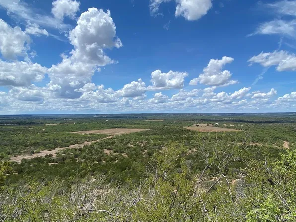 20 Jack Rabbit Rd, Doss, TX 78618