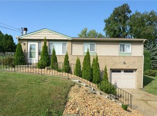 217 Snyder Dr, Coraopolis, PA 15108