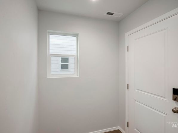 250 N Meadowsweet Ave, Kuna, ID 83634