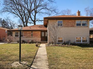 711 Lamon Ave, Wilmette, IL
