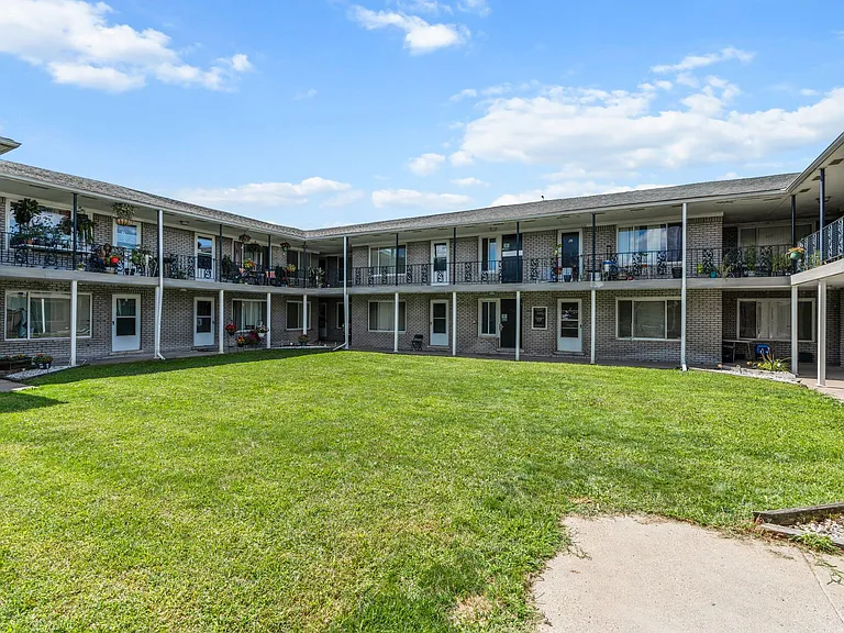 Greenfield Square — Photo 1