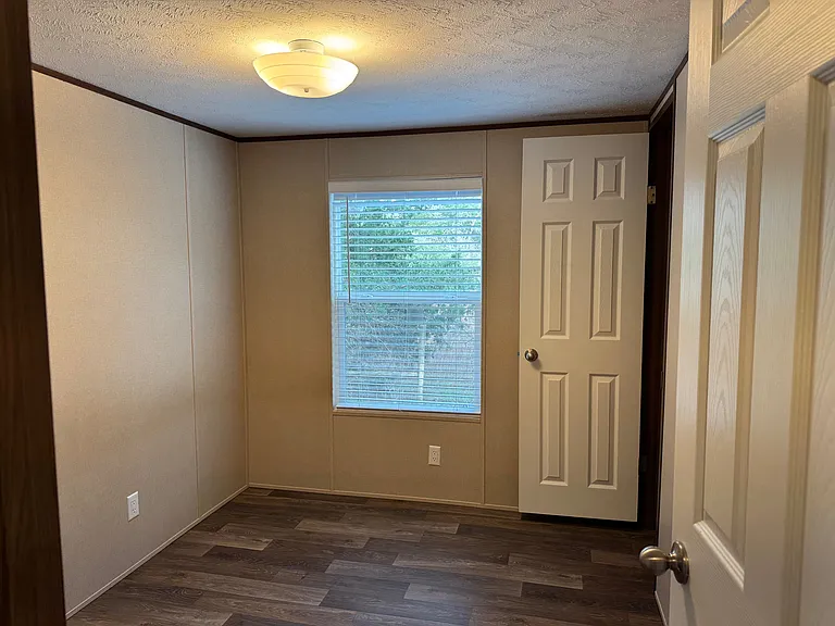 2508 Elm Dr — Photo 10