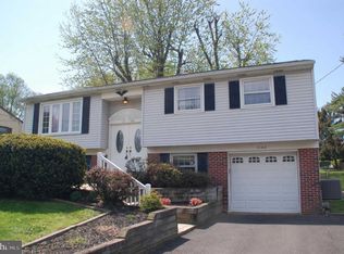 1366 Nevarc Rd, Warminster, PA 18974