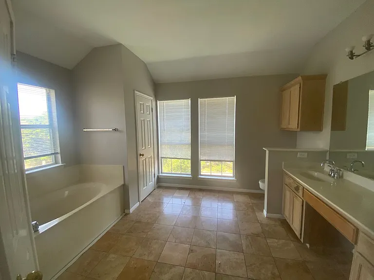 11915 Sky West Dr — Photo 18