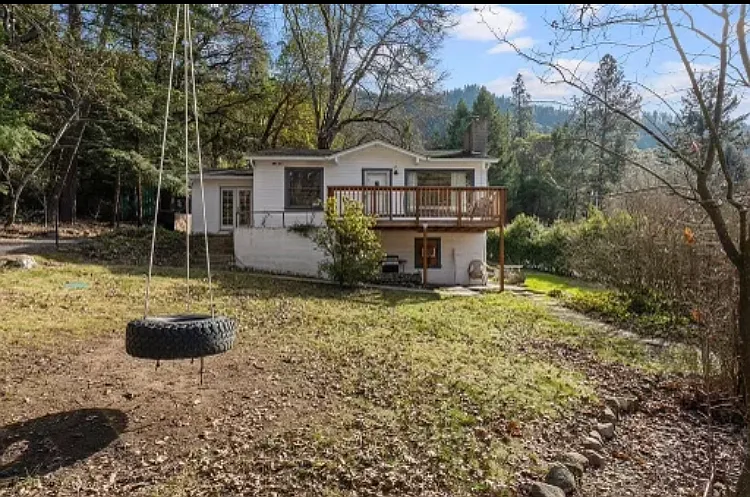 Building Photo - 7945 Rogue River Hwy