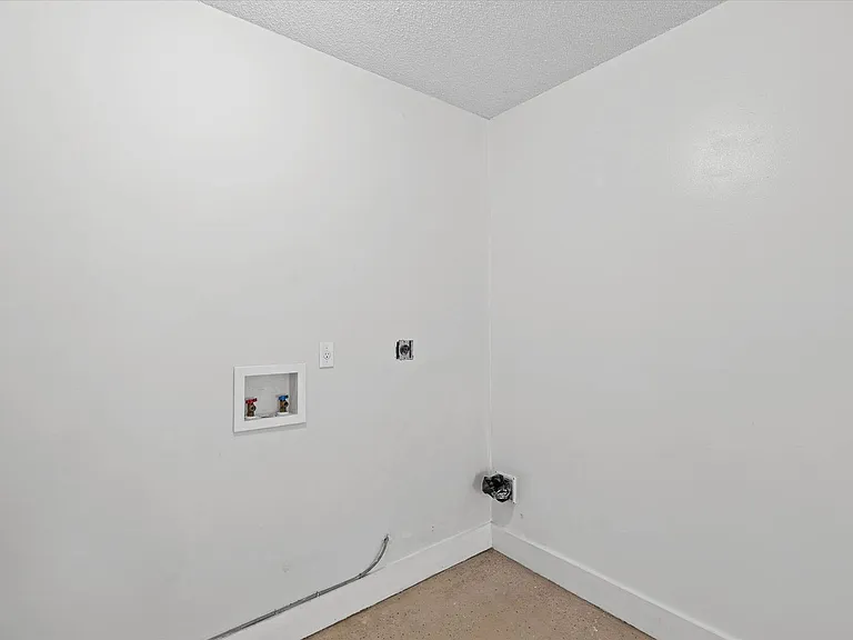 18740 E Hammond St — Photo 17