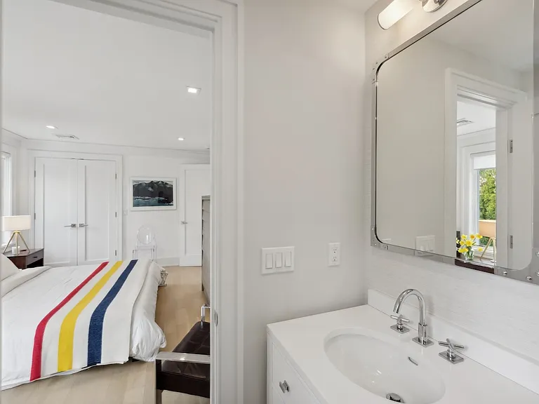 9 S Harbor Dr — Photo 24