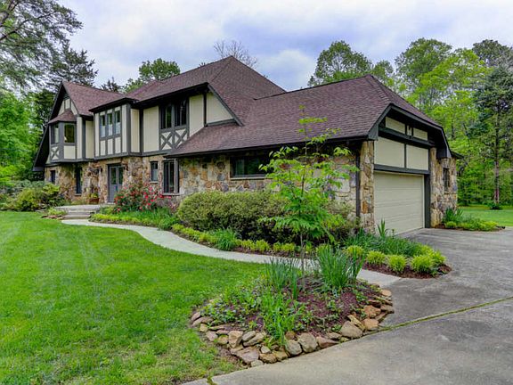 2nd image of 526 Briar Creek Dr