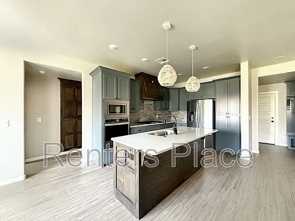 4th image of 2713 SE 22nd St