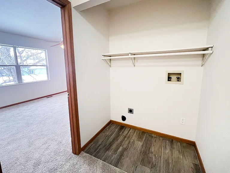 2550 N Limestone St — Photo 39