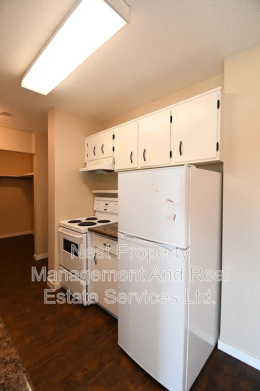 2 bed, 1.0 bath, $1,495 — Photo 2