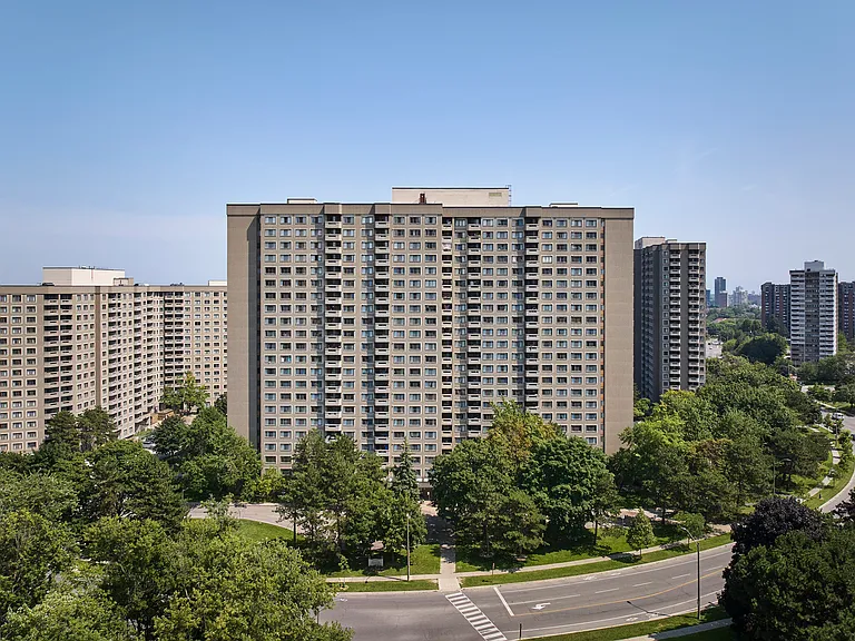 1477 Mississauga Valley Blvd — Photo 1