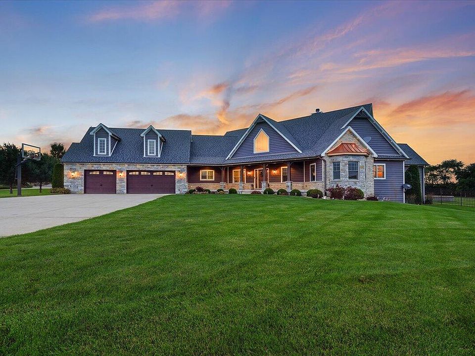1st image of 14614 W 153rd Ln
