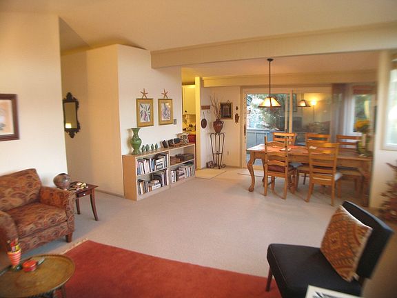 Dining/Living Rm