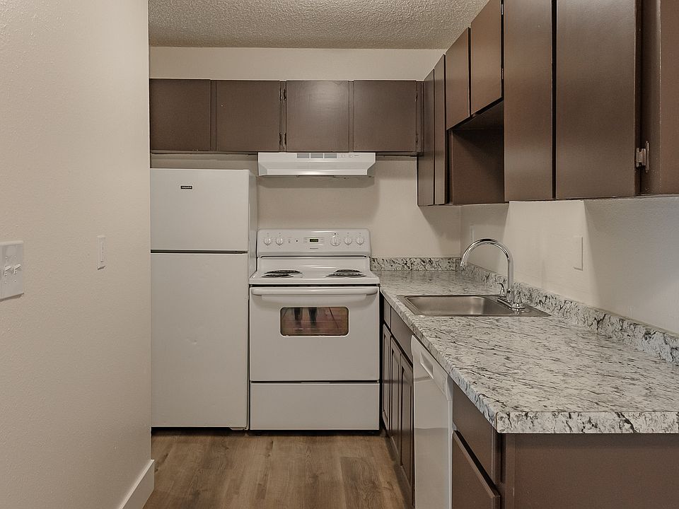 Madera Court Apartments - Troutdale Oregon - Two Bedroom Kitchen
