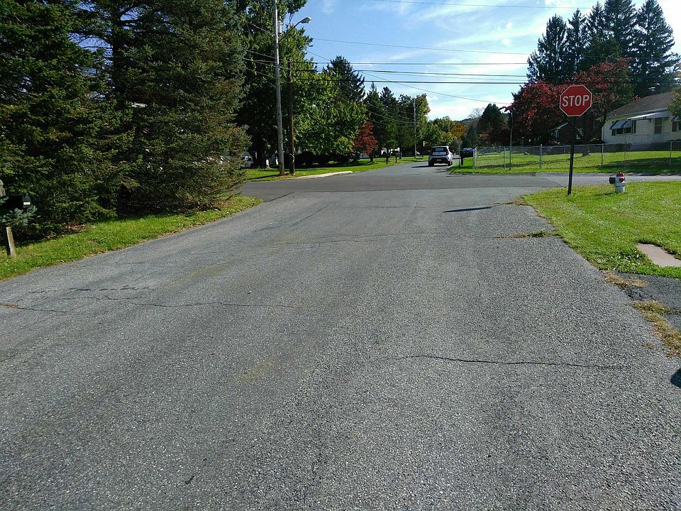 2nd image of 1679 Pleasant View Rd