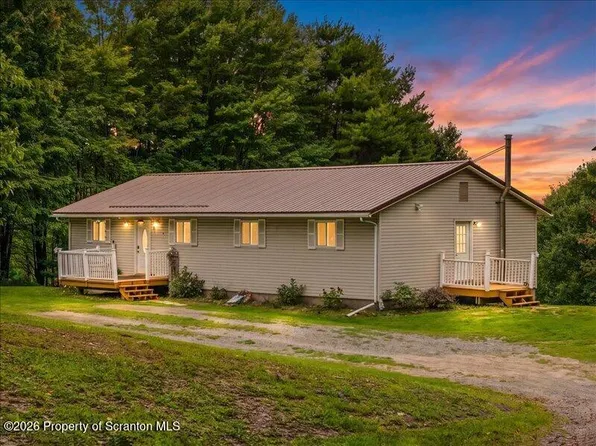 1821 Devine Ridge Rd, Montrose, PA 18801