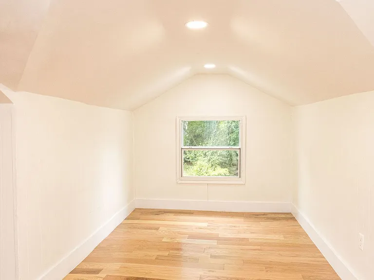 814 N Germantown Rd — Photo 19