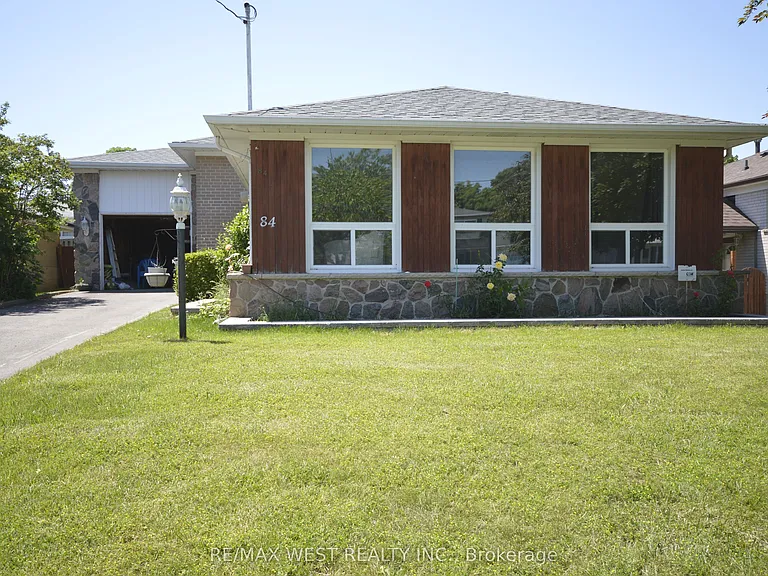 84 Kearney Dr — Photo 1