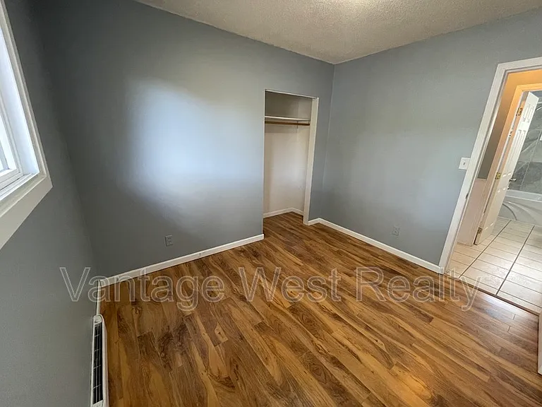 2433A Sexsmith Rd — Photo 13